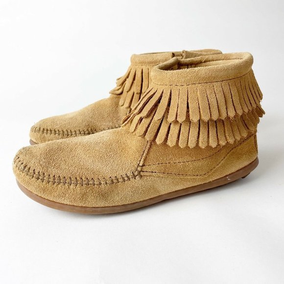 MINNETONKA Girls 4 Tan Double Fringe Side Zip Boot - Picture 2 of 7